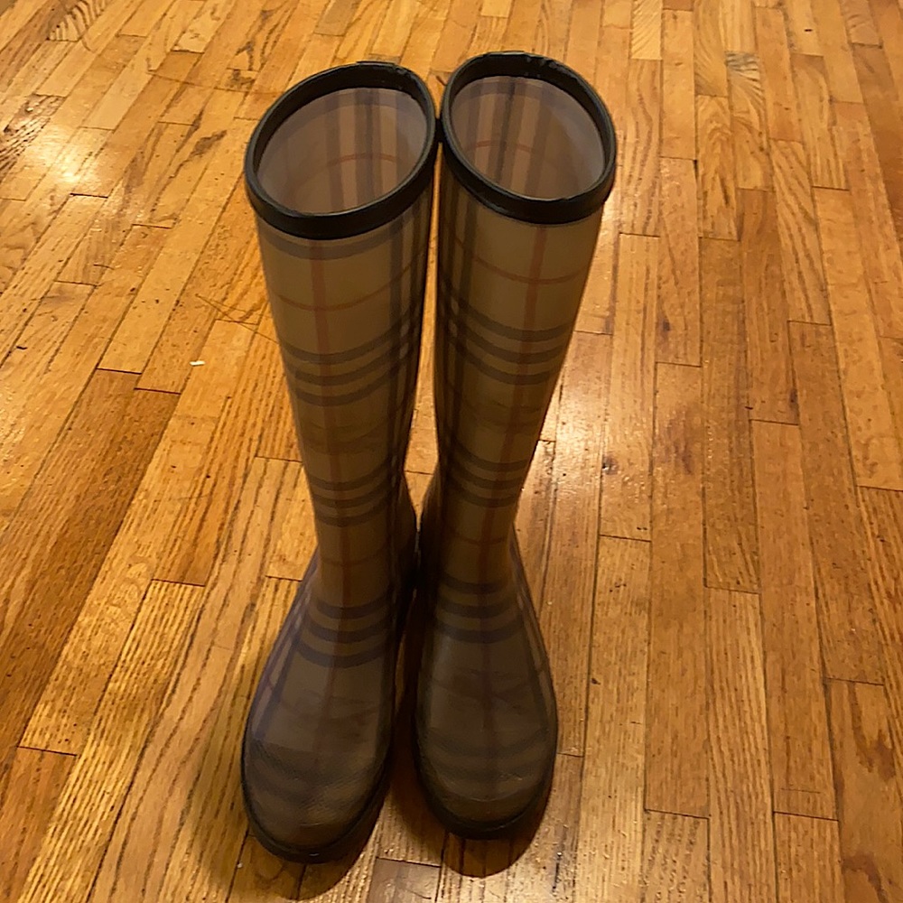 Burberry Rainboot - Picture 1 of 2